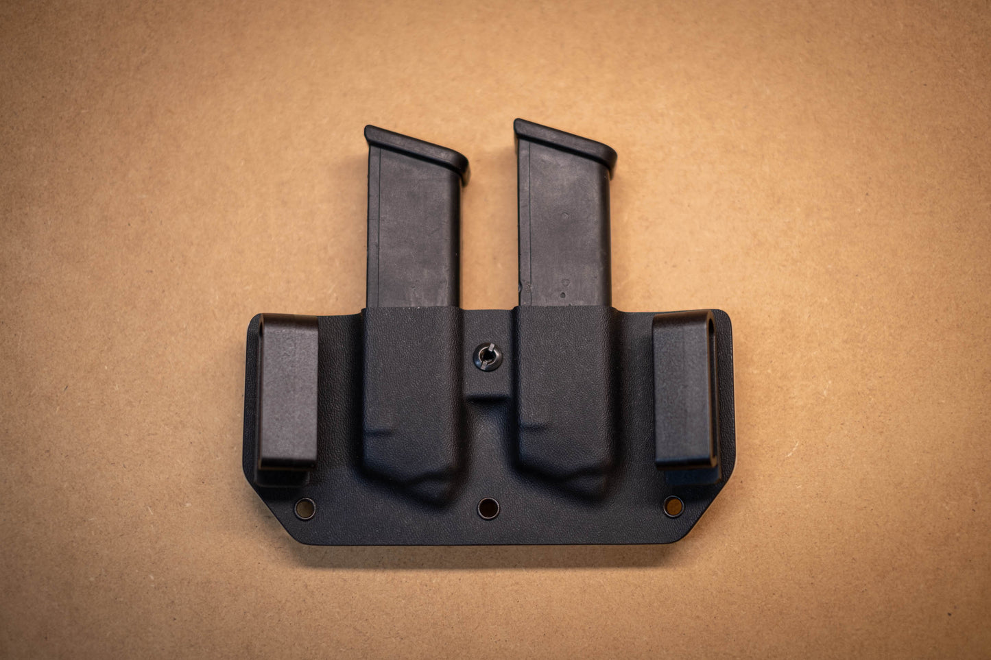 OWB (Outside the Waistband) Glock 9/40/357 Double Mag Carrier