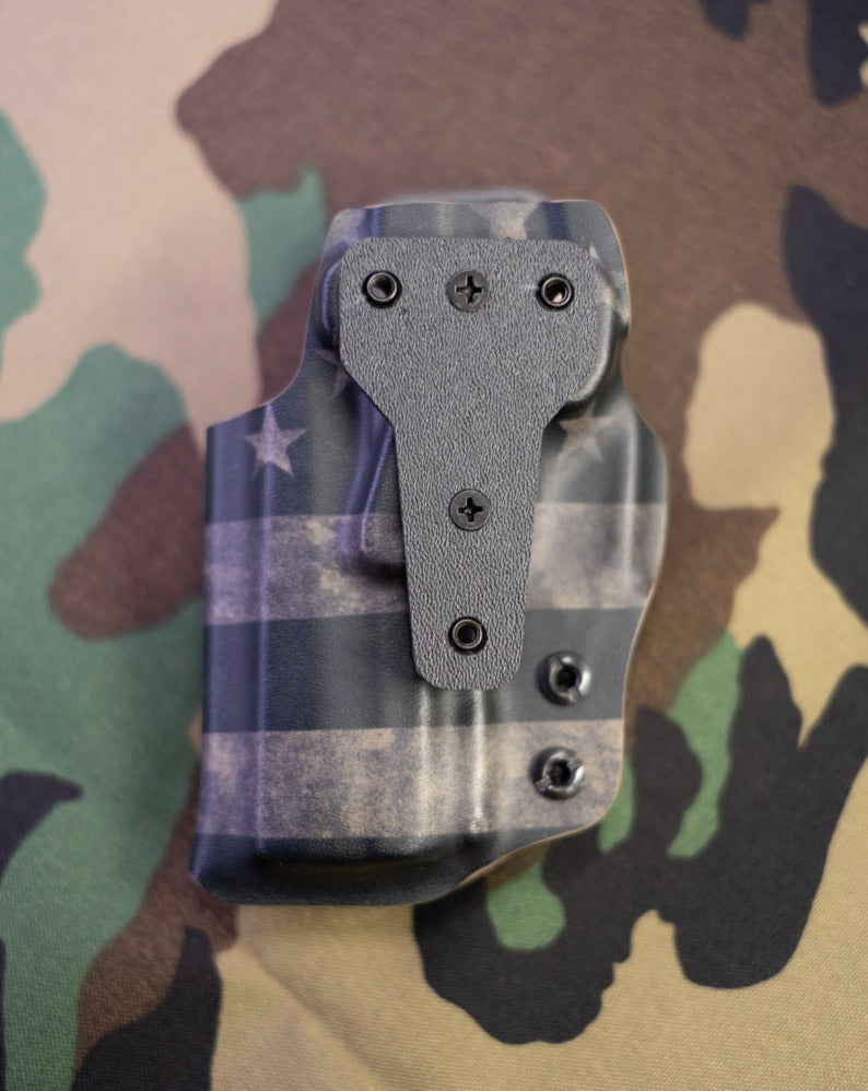 Fold-Over OWB (Outside Waistband) Non-light Bearing Kydex Holster for Sig P320 XCompact.